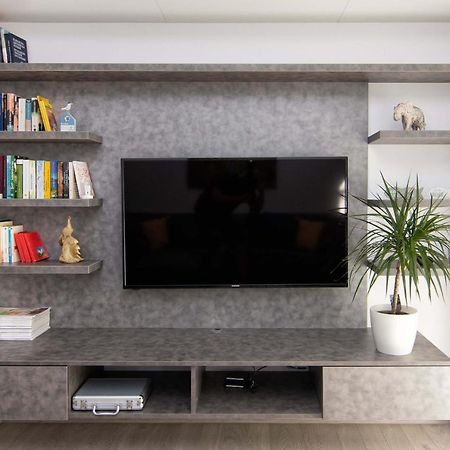 Luxury City Center Two Bedroom Apartment Close To Beach Varna Esterno foto