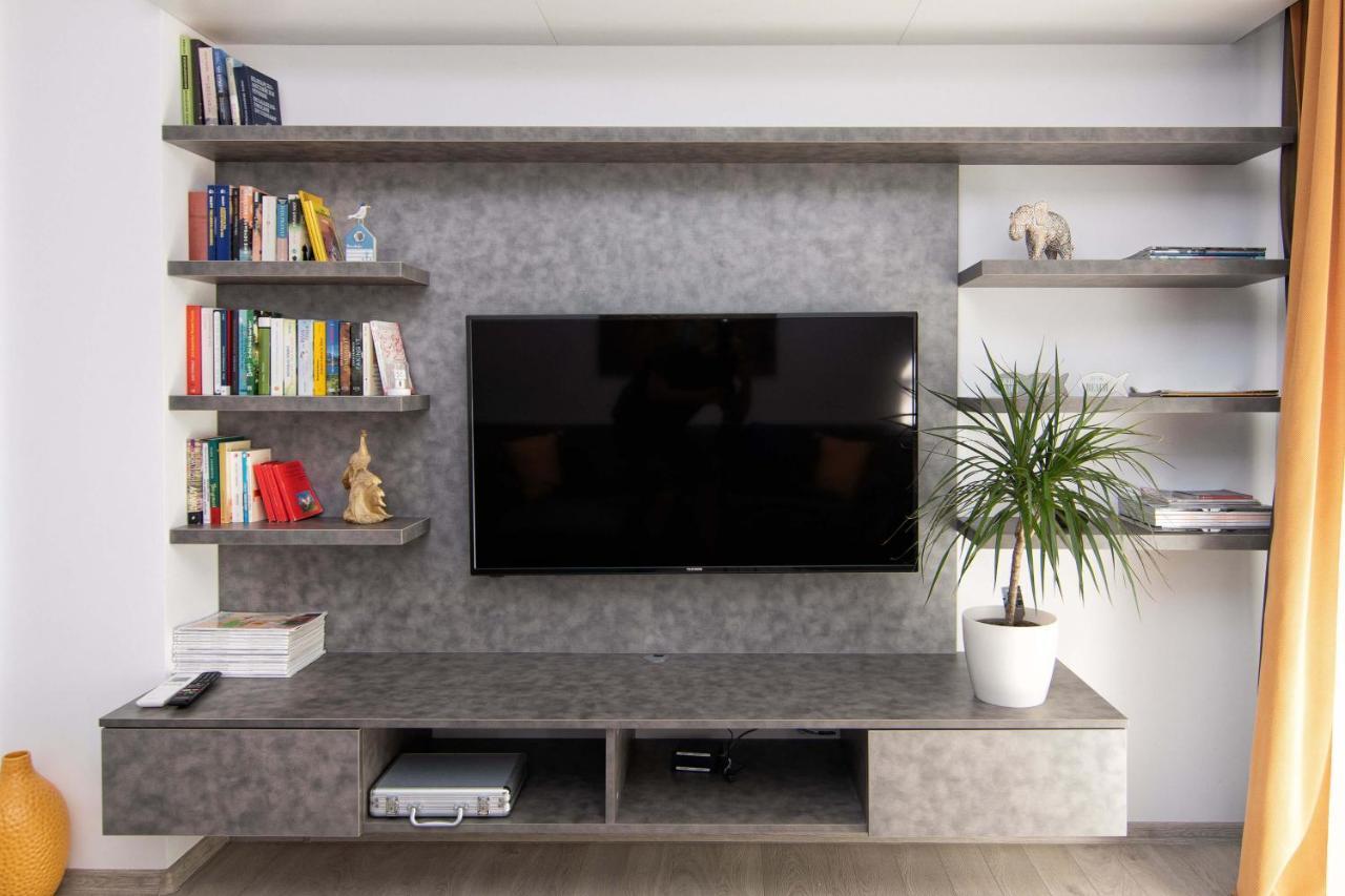 Luxury City Center Two Bedroom Apartment Close To Beach Varna Esterno foto