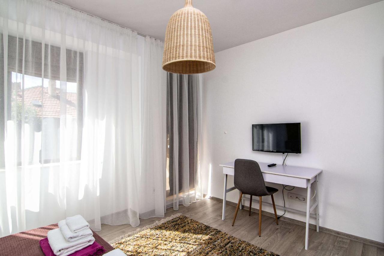Luxury City Center Two Bedroom Apartment Close To Beach Varna Esterno foto