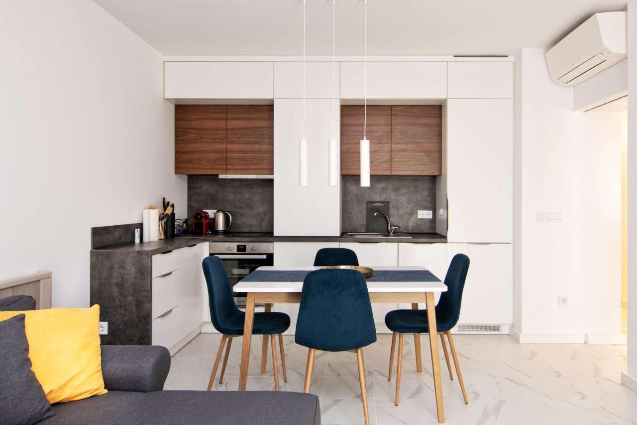 Luxury City Center Two Bedroom Apartment Close To Beach Varna Esterno foto