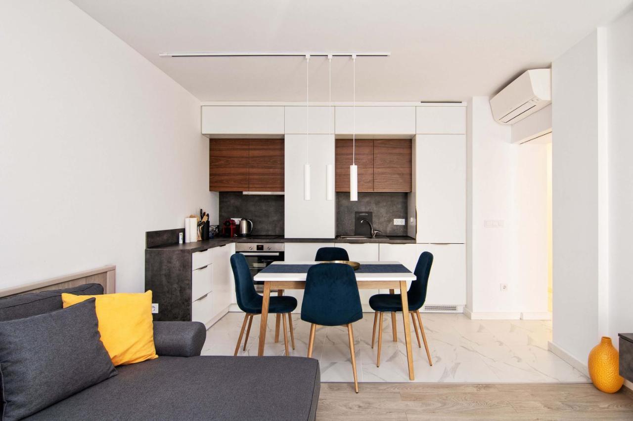 Luxury City Center Two Bedroom Apartment Close To Beach Varna Esterno foto